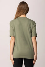t-shirt_con_ricamo_logo_love_birds_mini_in_cristalli_105526_a33f_u84_470_2048x2048.webp